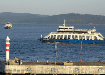 Çanakkale'deki feribot seferleri iptal edildi