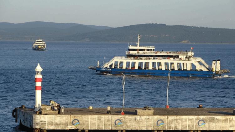 Çanakkale'deki feribot seferleri iptal edildi