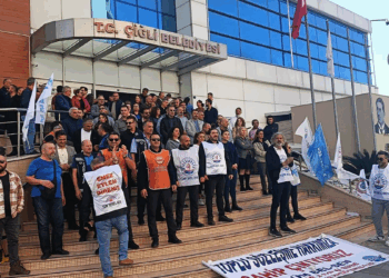 Çiğli Belediyesi'nde memurlar eylemde