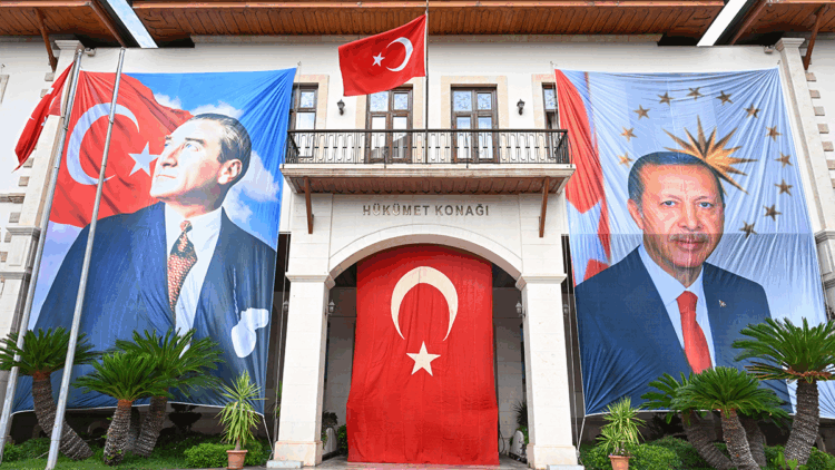 Cumhuriyet'e tanıklık eden Türk bayrağı