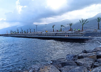Depremde çöken İskenderun sahil şeridi yenilendi