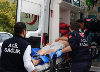 Doğal gaz kokusu olan evde bitkin bulundu