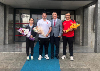 Emircan Haney çiçeklerle karşılandı
