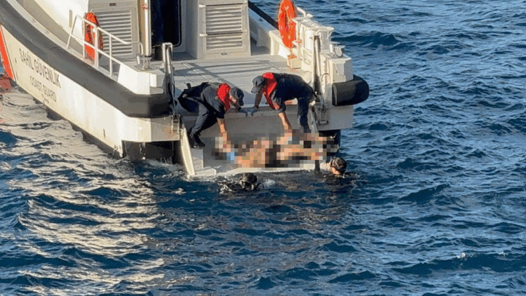 Denizde yüzme maskesi takılı halde cansız bedeni bulundu