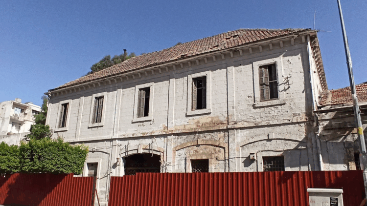 Depremde hasar gören 125 yıllık İskenderun Lisesi'nde restorasyon başladı 