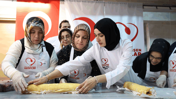 Depremzede kadınlar İstanbul'da ünlü şeflerden eğitim aldı