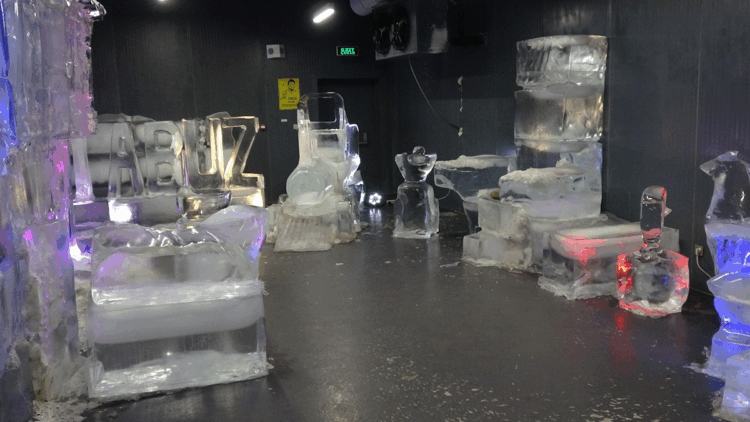 Dev buz kalıplarına işlenen Erzurum kültürü, Ata Buz Müzesi'nde sergileniyor