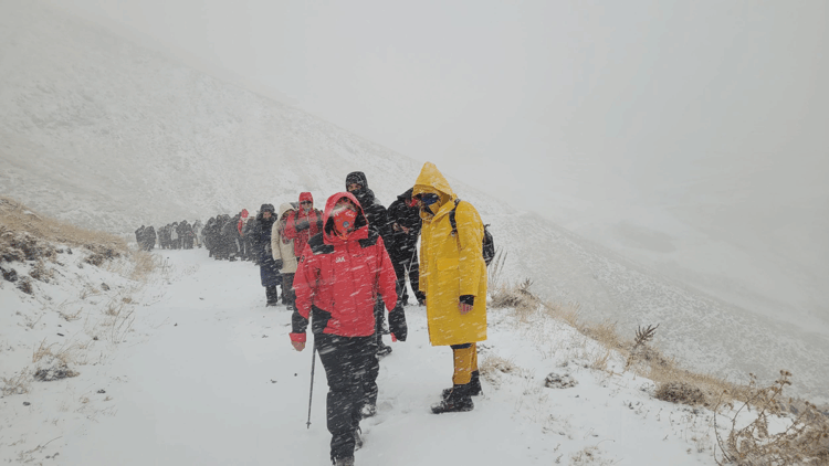 Doğu'da sıcaklıklar sıfırın altında; Palandöken'de kar sürprizi