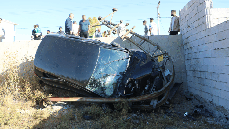 Düğün yolunda kaza; aynı aileden 6 kişi yaralandı