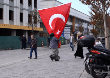 Düzcelilerin bayrak hassasiyeti