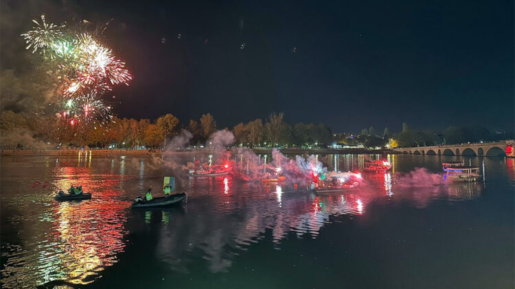Meriç Nehri'nde ilk kez kayıklarla fener alayı geçişi yapıldı