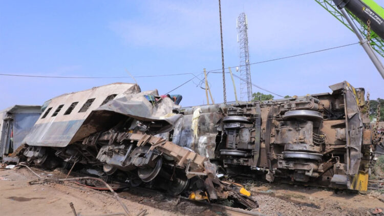 Etiyopya'da tren kazası: 15 ölü