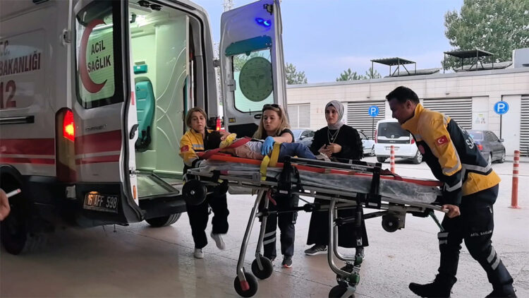 Pencereden düşen 5 yaşındaki Serdar ağır yaralandı