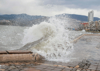Ege Denizi'nin kuzeyi ve İzmir için fırtına uyarısı