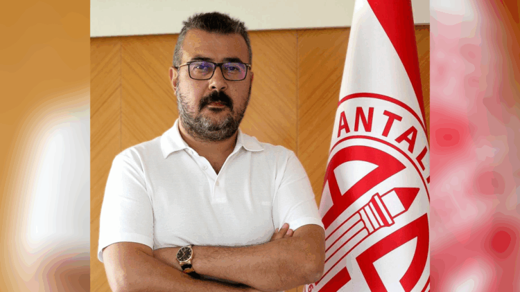 ANTALYA Büyükşehir Belediyesi’ne yönelik ‘rüşvet’ soruşturmasının 6’ncı dalga operasyonunda dün sabah gözaltına alınan 16 şüpheliden 10'u serbest bırakıldı. Eski Antalyaspor Kulübü Başkanı Aziz Çetin de hafriyat soruşturması kapsamında bugün gözaltına alındı. Antalya Büyükşehir Belediyesi’ne yönelik 'rüşvet' soruşturması kapsamında dün sabah '6'ncı dalga' operasyonu düzenlendi. Büyükşehir Belediyesi ile Antalyaspor Kulübü arasında imzalanan protokollerde usulsüzlük ve yolsuzluk iddiasına ilişkin haklarında gözaltı kararı verilen 20 şüpheliden 16'sı gözaltına alındı. 6 ŞÜPHELİ SERBEST Operasyon kapsamında gözaltına alınan iş insanları Ramazan K., Ramazan S., hafriyat işi yapan Halil A. ve Abdullah E., Burcu M., Mehmet A., Mehmet K., Nihat Y., Emine A. ve Talha Kürşat K. serbest bırakıldı. Diğer şüphelilerin emniyetteki işlemleri ise sürüyor. Antalya Büyükşehir Belediye Başkanlığı görevinden geçici uzaklaştırılan Muhittin Böcek’in ilk döneminde başkan vekilliği görevini üstlenen gözaltındaki iş insanı Metin A. ise Ekrem İmamoğlu hakkındaki yürütülen soruşturma kapsamında İstanbul'a götürüldü. Metin A.'nın, Muhittin Böcek, Gökhan Böcek ve Ekrem İmamoğlu ile ilgili irtibatı olduğu, bu nedenle İstanbul soruşturmasına dahil edildiği kaydedildi. ESKİ KULÜP BAŞKANI GÖZALTINDA Diğer yandan, eski Antalyaspor Kulübü Başkanı Avukat Aziz Çetin, bu sabah evinde gözaltına alındı. Antalya Büyükşehir Belediyesi ve Antalyaspor Kulübü arasında imzalanan protokol gereği kulübe aktarılması gereken yaklaşık 2 milyar TL'lik hafriyat parasıyla ilgili yolsuzluk iddiaları nedeniyle gözaltına alınan Aziz Çetin, KOM ekipleri tarafından Antalya İl Emniyet Müdürlüğü'ne götürüldü.