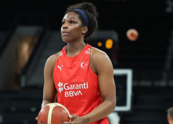 Fenerbahçe Opet Teaira McCowan ile anlaştı