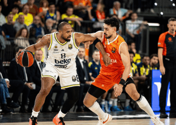 Fenerbahçe Beko, Valencia Basket'e 94-79 yenildi