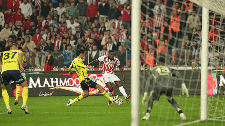 Fenerbahçe, Samsunspor ile 0-0 berabere kaldı
