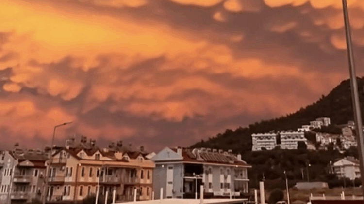 Fethiye'de Mammatus bulutları görüldü