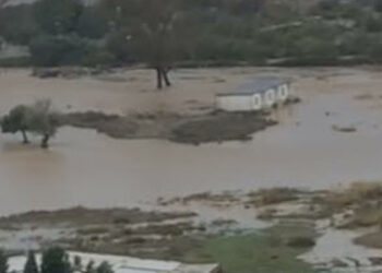 Gökçeada'da sağanak su baskınlarına yol açtı