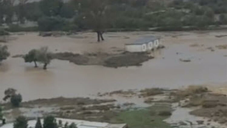 Gökçeada'da sağanak su baskınlarına yol açtı