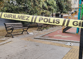 Gaziosmanpaşa'da parkta silahlı saldırı: 17 yaşındaki genç yaralandı