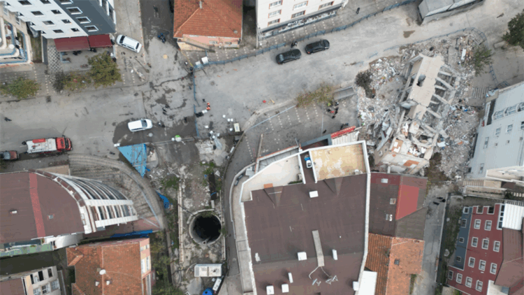 Gebze'de yıkılan binanın yakınındaki 12 bina mühürlendi; 45 aile tahliye edildi