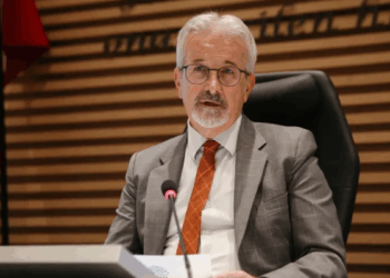 Gözaltındaki eski belediye başkanı hastaneye kaldırıldı