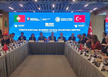 Hedefimiz Türkiye-Portekiz arasındaki ticaret hacmini 4,5 milyar dolara yükseltmek