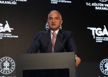 50 milyar dolar ile Türkiye turizmde rekor gelir elde etmiş oldu
