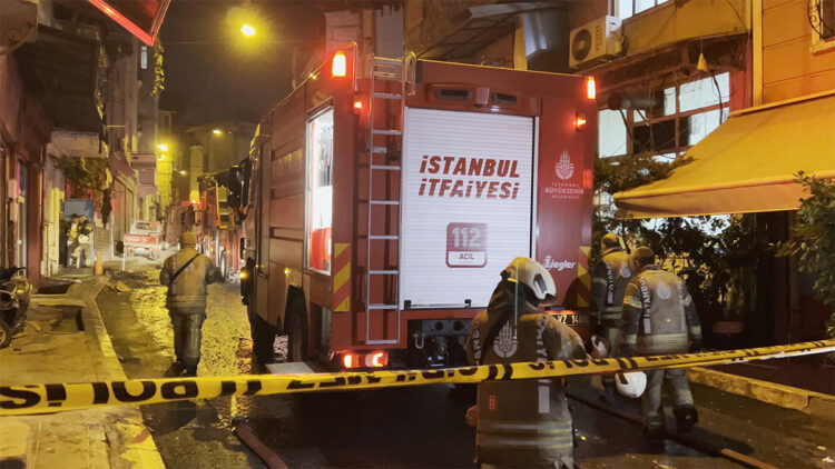 Beyoğlu'nda kız isteme töreni faciayla bitti