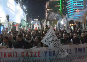 İstanbul'da ABD ve İsrail Konsolosluğu önünde protesto gösterisi düzenlendi