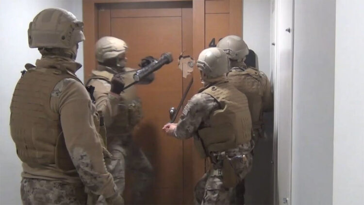 İstanbul'da DEAŞ silahlı terör örgütü operasyonu; 21 gözaltı