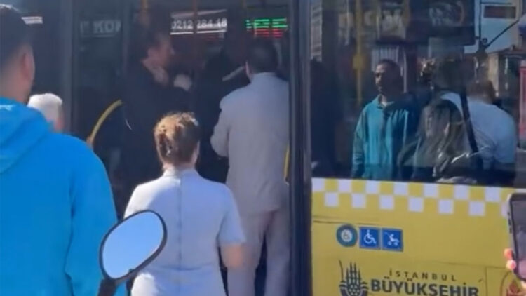 İETT otobüsünde kart basma kavgası