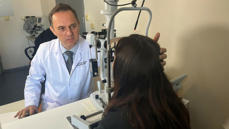 Katarakt sadece yaşlılarda olan bir durum değil, çocukluk çağında da olabilir