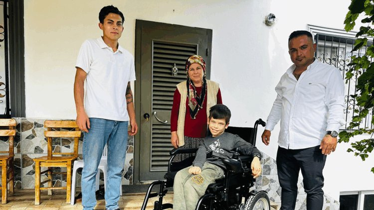 İsmail, hayali olan akülü sandalyeye kavuştu