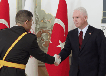 İstanbul Valiliği'nde Cumhuriyet'in 102'nci yıl kabul töreni
