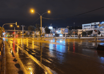 İzmir'de etkili sağanak yağış