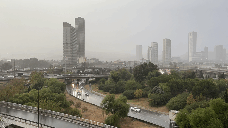 İzmir'de yağış etkili oldu