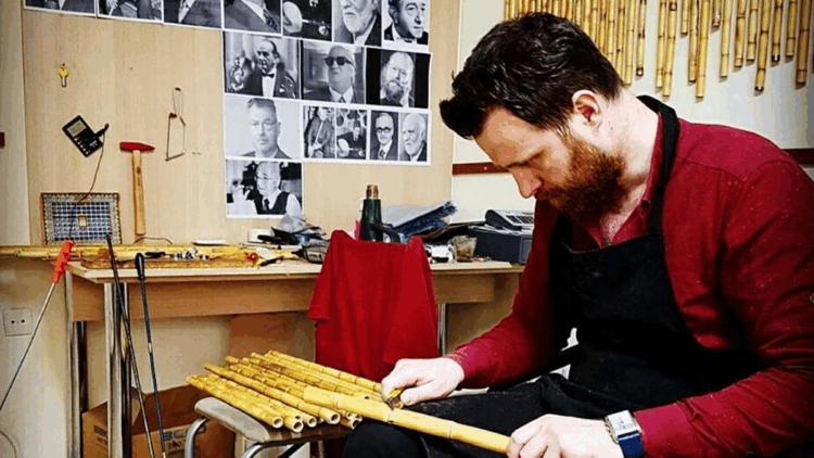 İzmirli neyzen, 8 yaşında gönül verdiği neyi 19 yıldır üretiyor