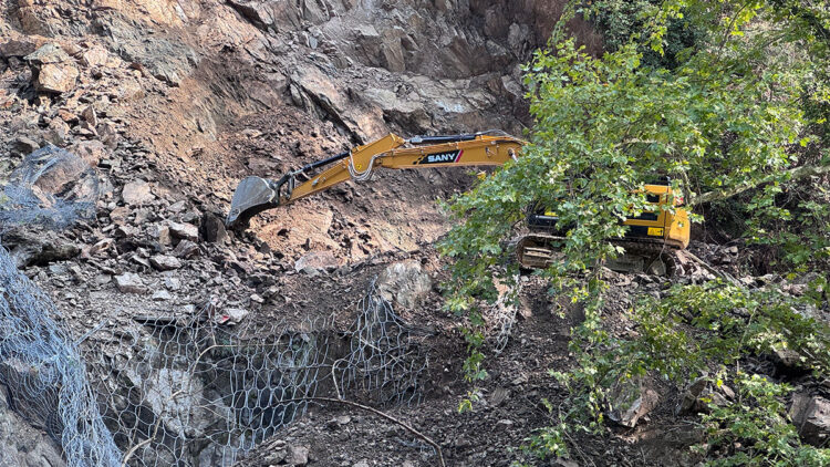 Karabük-Zonguldak demir yolu hattı seferlere kapatıldı