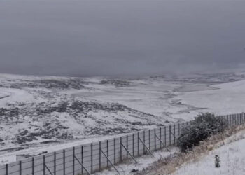 Kars ve Ardahan'da kar yağışı; soğuk hava yaşamı olumsuz etkiledi