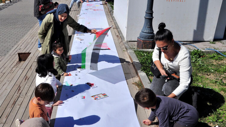 Kars ve Iğdır'da ‘Filistinli çocuklar için çiz’ etkinliği