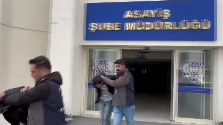 Kendilerini polis olarak tanıtıp 250 bin dolar dolandıran 2 şüpheli yakalandı