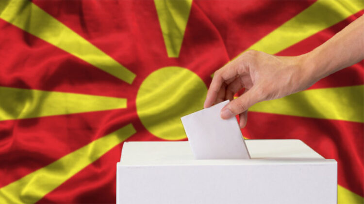 Kuzey Makedonya'da seçmenler sandık başına gitti