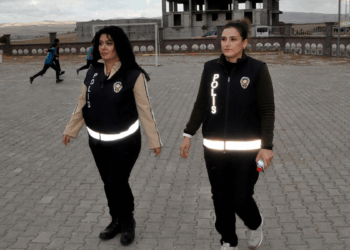 Kadın polislerden öğrencilere kişisel güvenlik ve çocuk hakları eğitimi