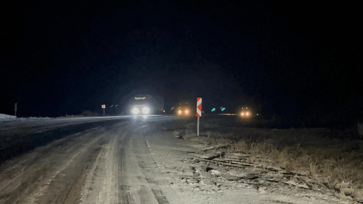 Kar ve buzlanma nedeniyle Ilgar Geçidi'nde TIR'lar mahsur kaldı