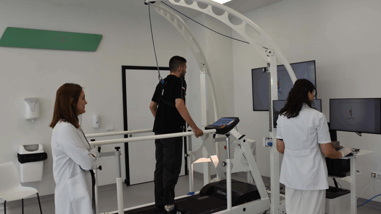 Kaza sonrası felç kalan Alaaddin Efe, yeniden ayağa kalktı