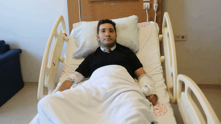 Kazada burnu kopma noktasına gelen motosikletli, sağlığına kavuştu