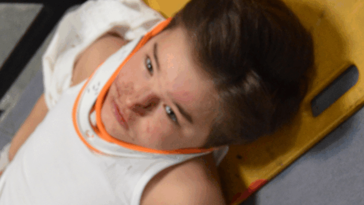 Kazada yaralanan anne ve oğlunu taşıyan ambulans, otomobille çarpıştı